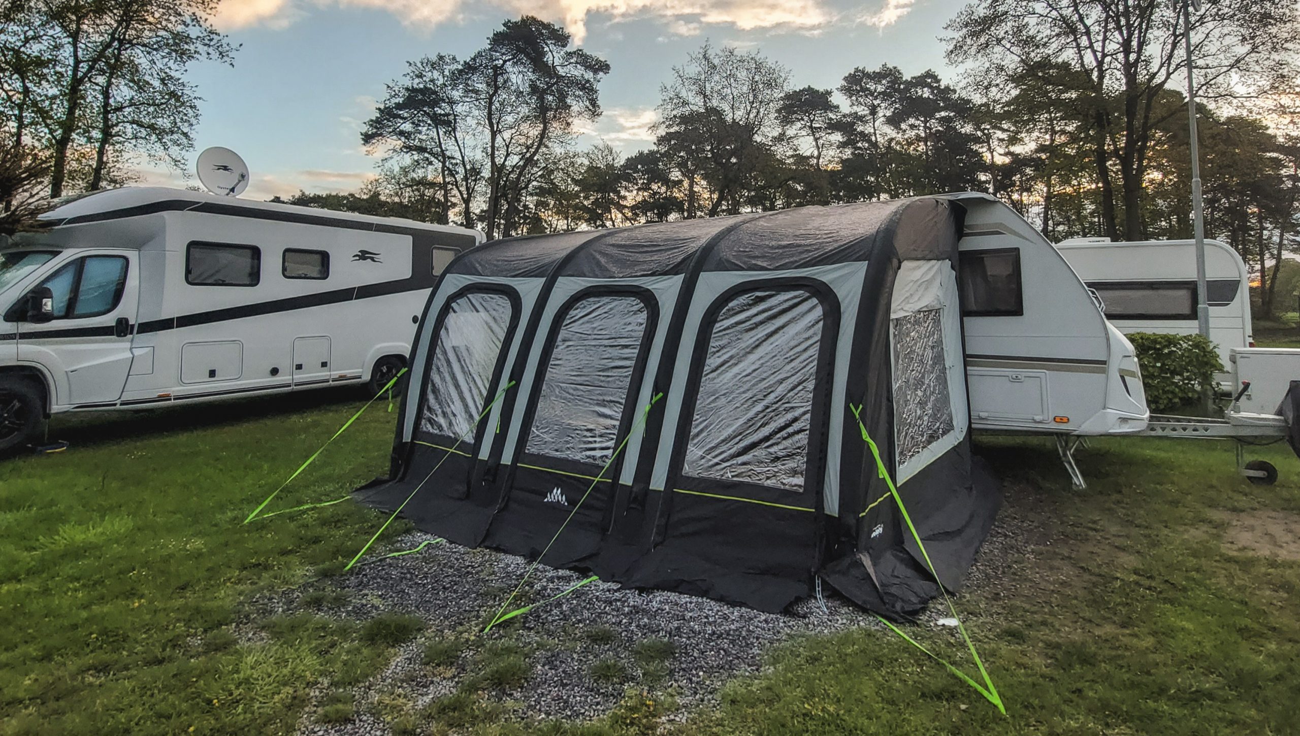 Sonnensegel, Vorzelt oder Markise – was draußen für uns wirklich funktioniert